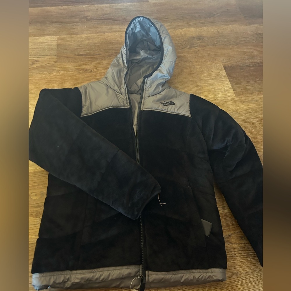 Girl’s North Face Jacket Black and Gray accents. Size M 10/12